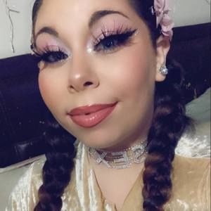 Meet your Posher, Caitlin